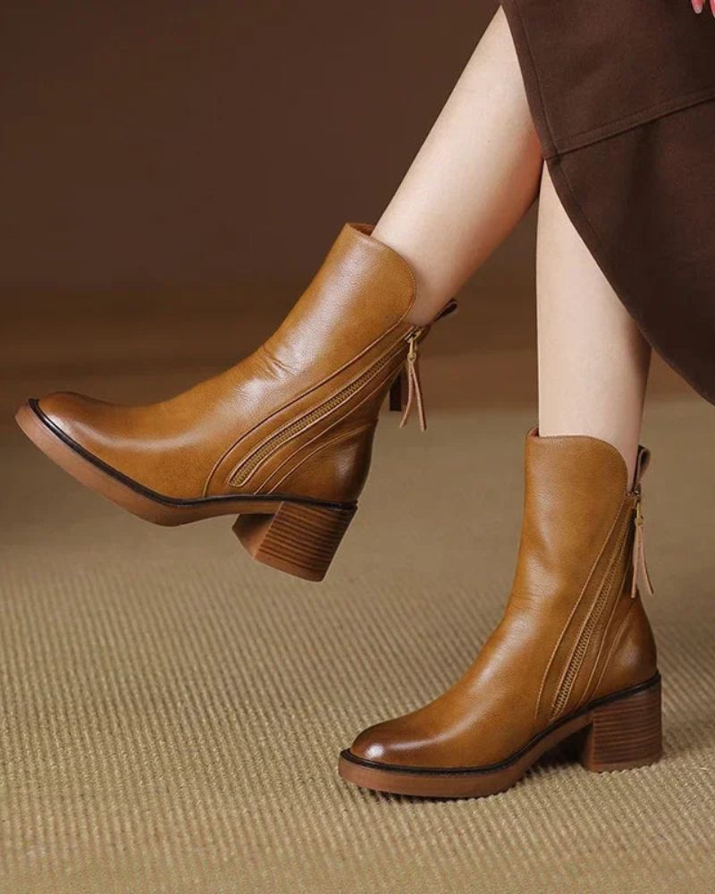 Valorine™ | Leather boots with a comfortable heel