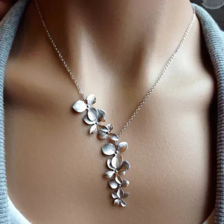 Silver Vintage Floral Necklace